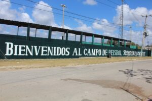 Conservación y mantenimiento a campo de béisbol.